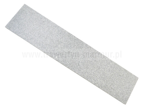 Stopnica schodowa granit Bianco Crystal G603 płomieniowana 150cm x 33cm x 3cm