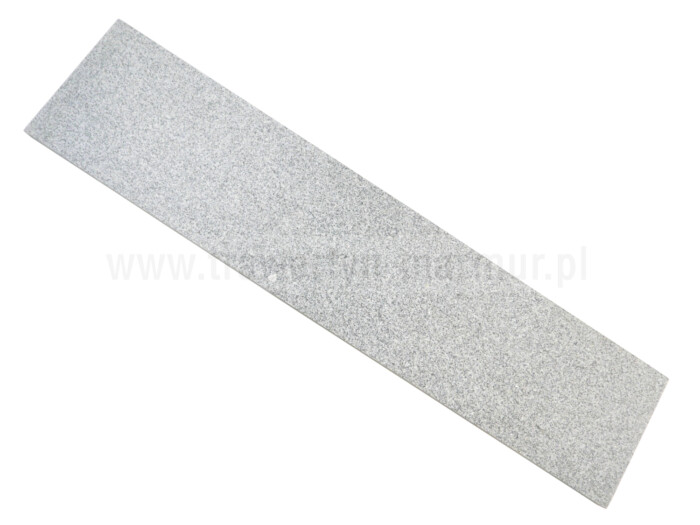 Stopnica schodowa granit Bianco Crystal G603 płomieniowana 150cm x 33cm x 3cm